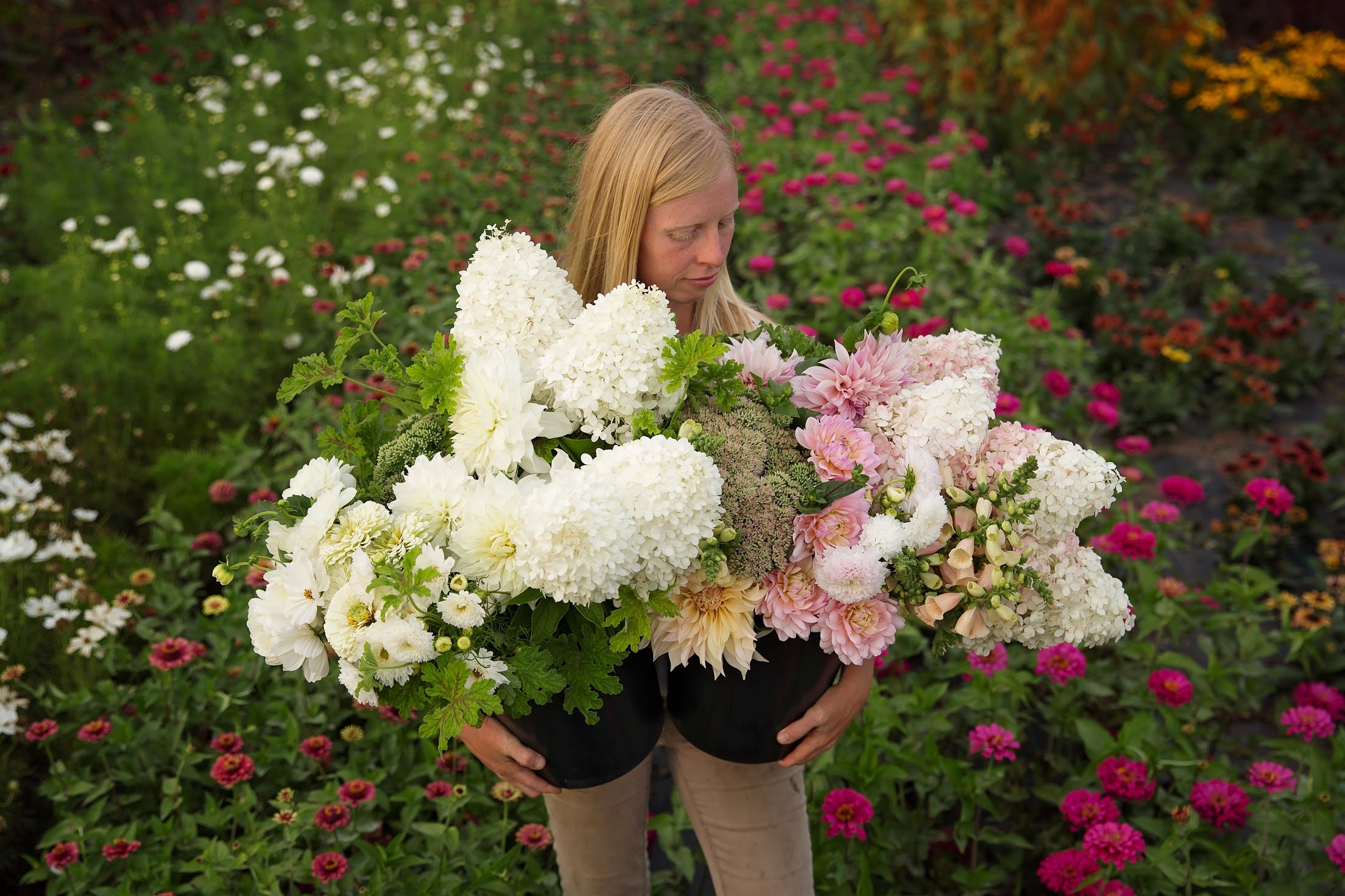 Bulk DIY Bucket of Blooms: Custom Colour Palette