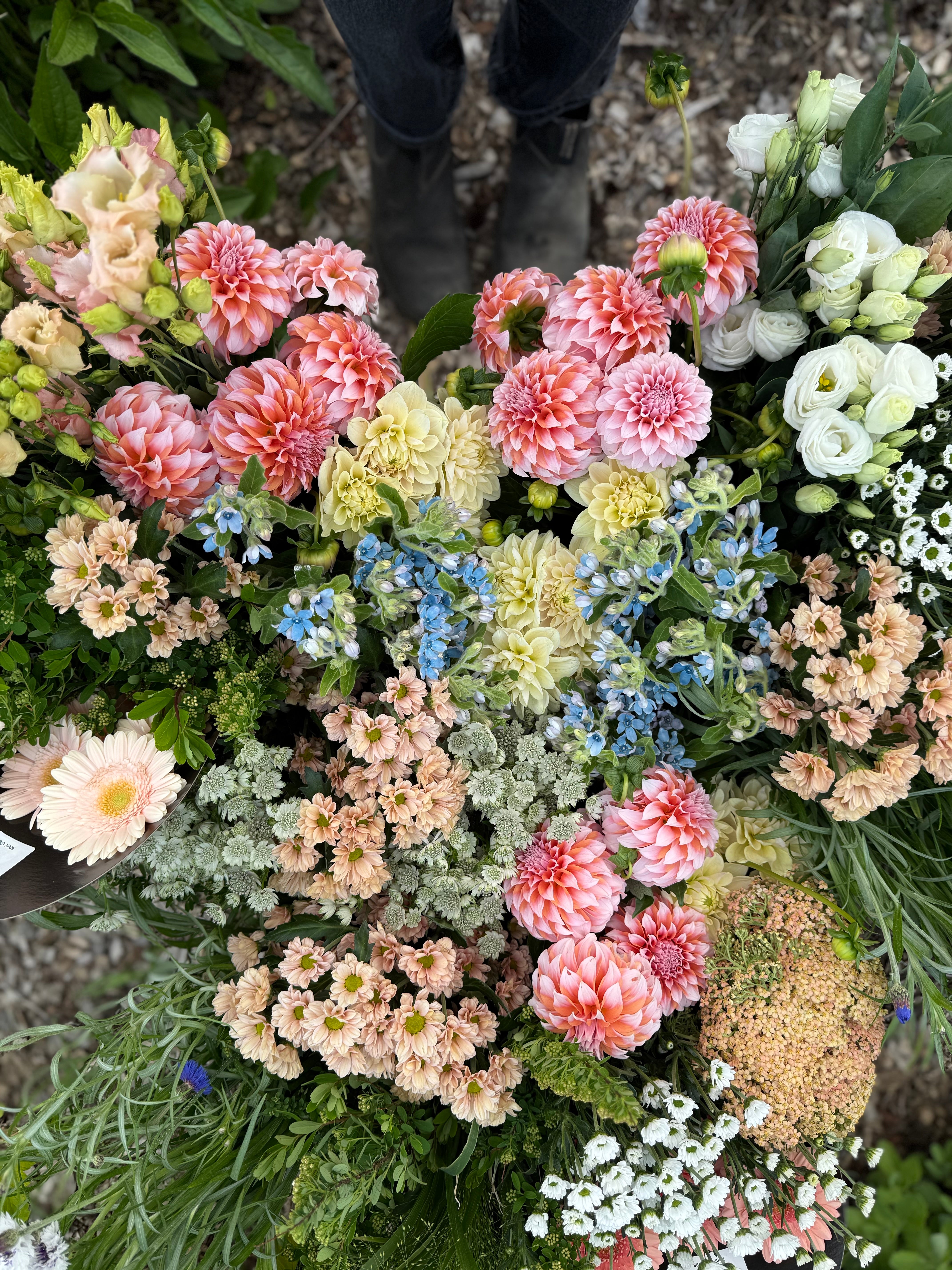 Bulk DIY Bucket of Blooms: Custom Colour Palette