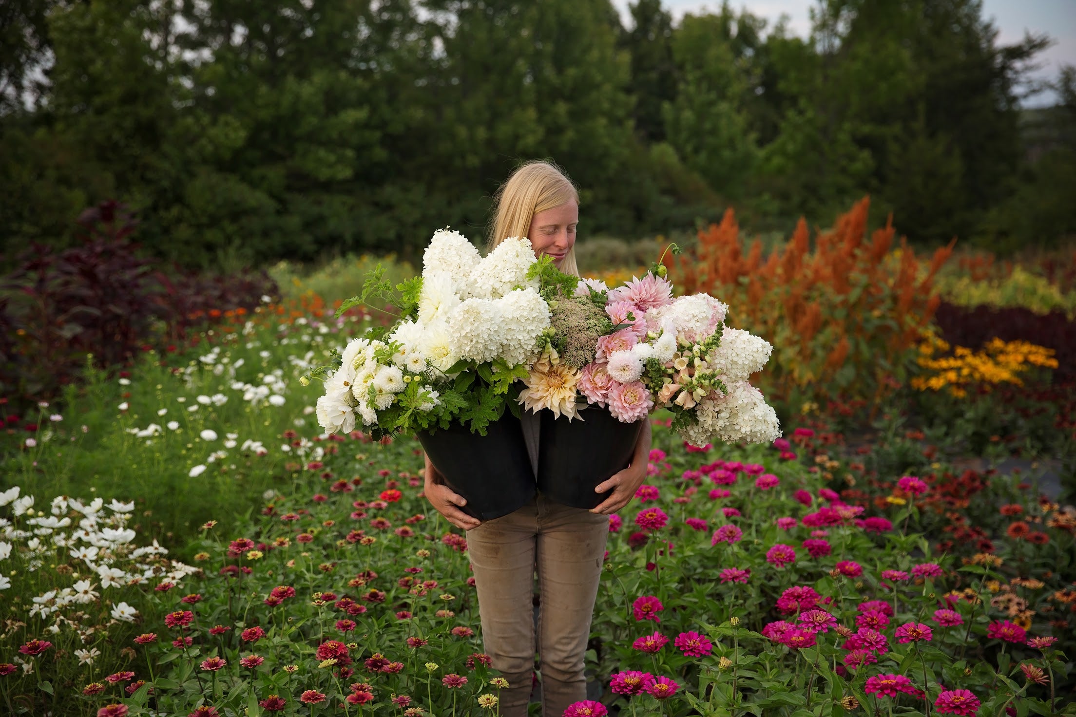 Bulk DIY Bucket of Blooms: Custom Colour Palette