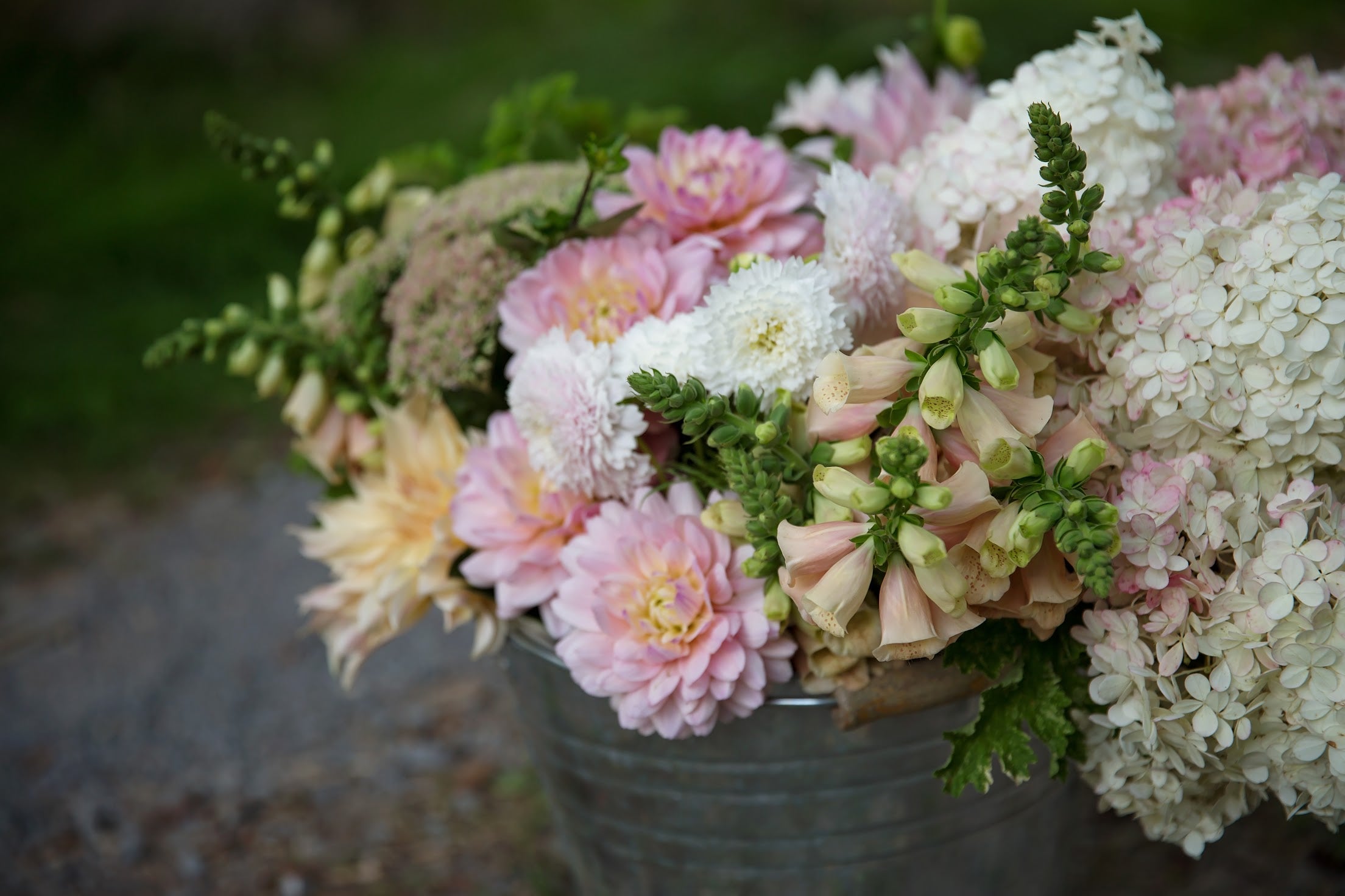Bulk DIY Bucket of Blooms: Custom Colour Palette